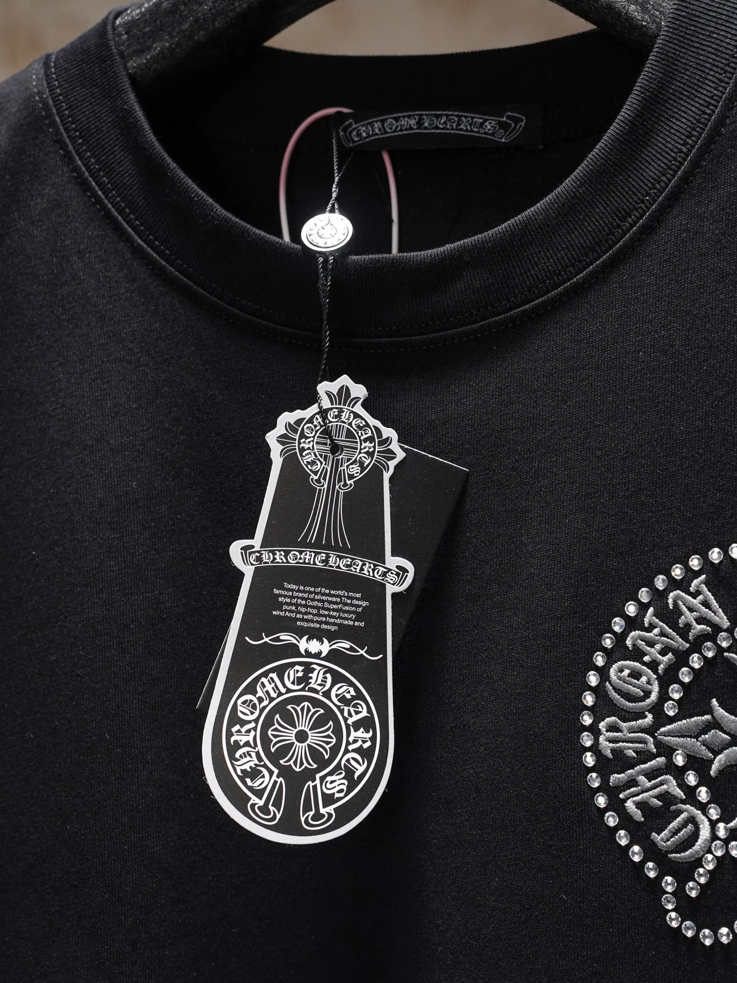 100 Chtome Hearta/ T g， ， 。 Same Style , 。 ， Series， 。 ! ， ， 。 ， ， ， ， ！ ， ，Breathable ， ， ， ， ！ ：Black、White Size：S-XL